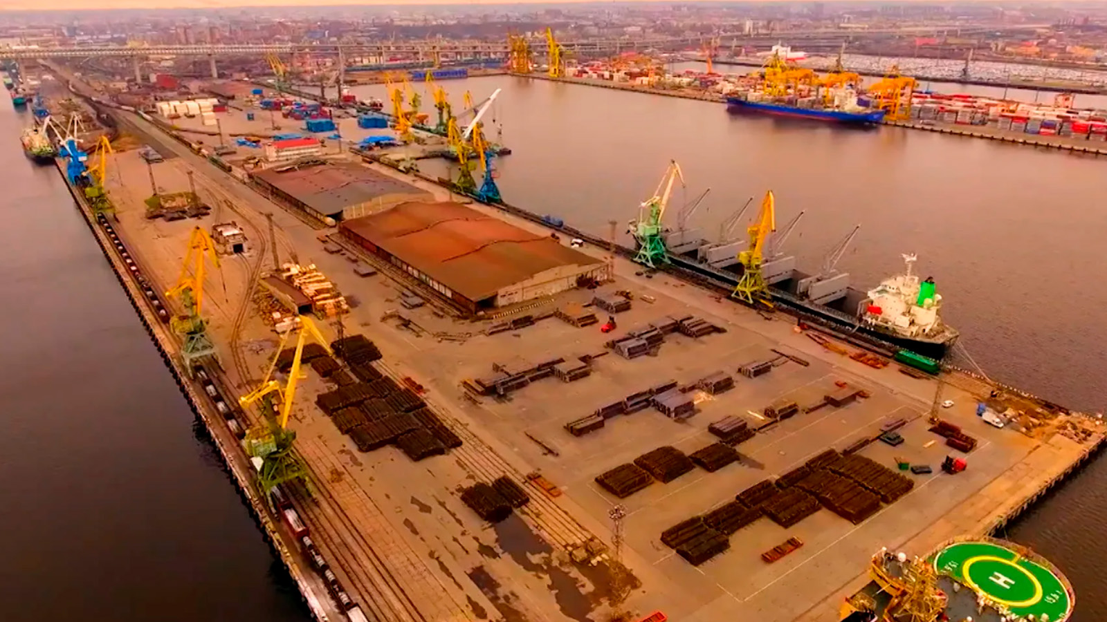 מודל זיכיון ותפיסת תשתית לפרויקט New Port of Saint Petersburg — תצלום פרויקט